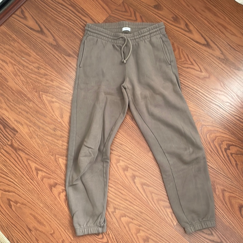 Aritzia Sweatpants